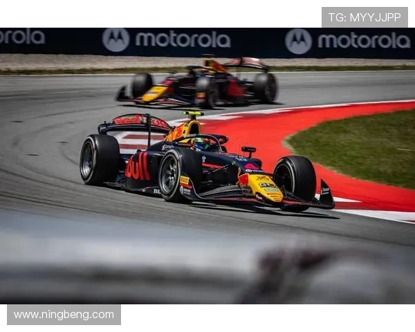 F1新赛季格局生变维斯塔潘红牛遭挑战多队升级引热议规则变动与赛历调整